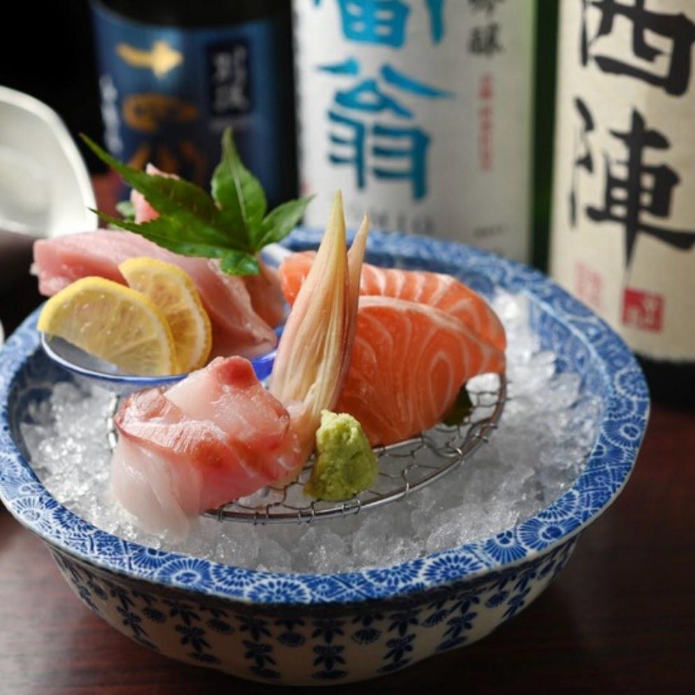 旬のお魚を日替わりで
【お造り盛り合わせ】